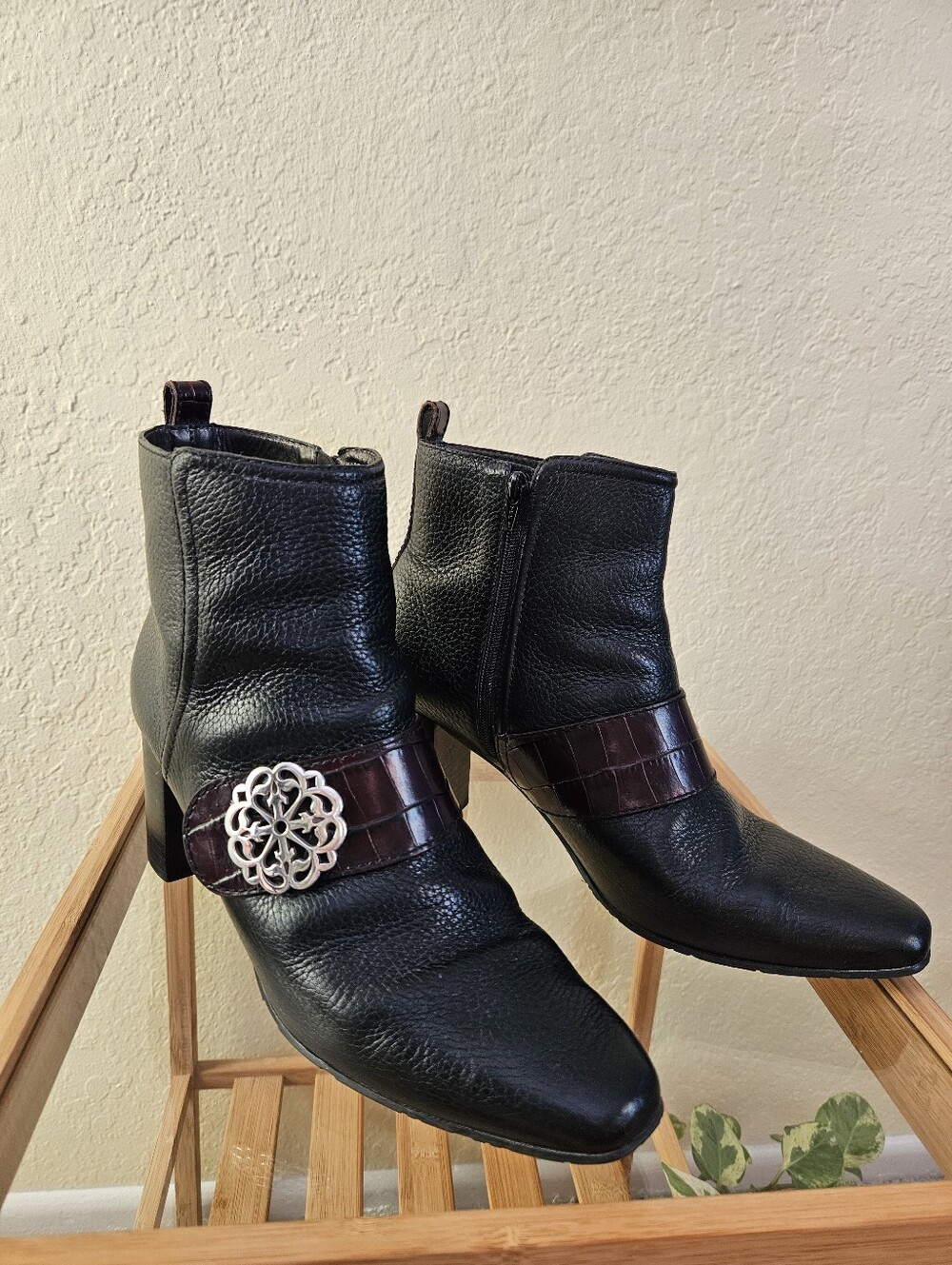 Brighton Rory black leather Zip Ankle boots. Silver buckle block heel Sz 9 - Picture 2 of 9
